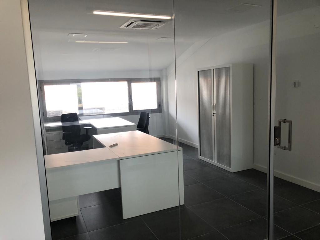 Fotografía del acondicionamiento de las oficinas en la Sede Comarcal.